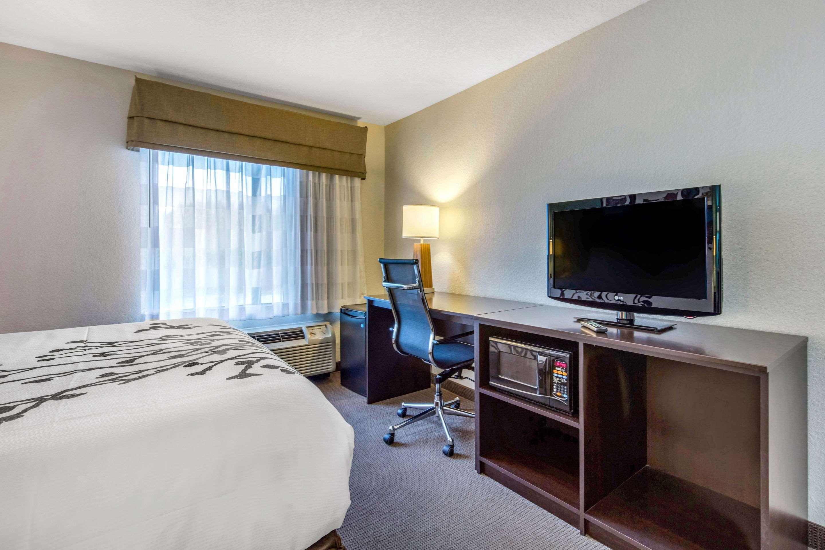 Sleep Inn & Suites Auburn Campus Area I-85 Екстериор снимка