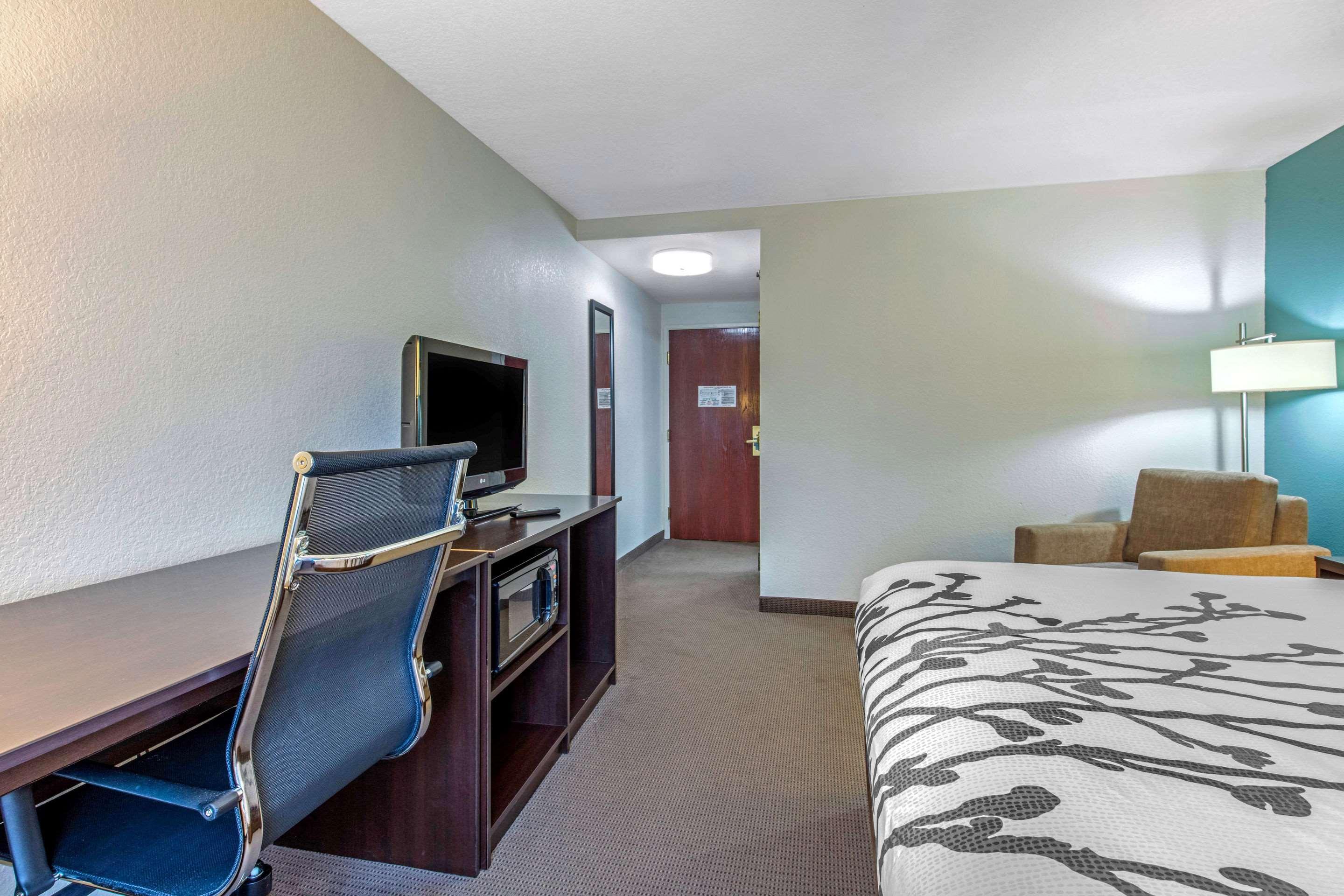 Sleep Inn & Suites Auburn Campus Area I-85 Екстериор снимка
